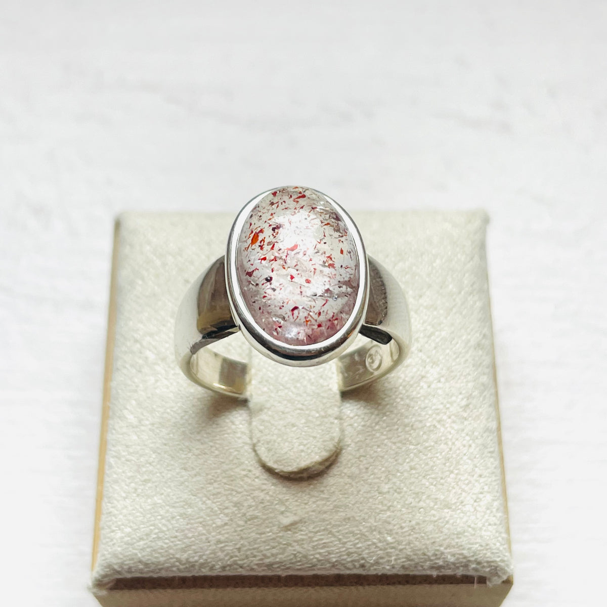 Strawberry Hematoid Medium Oval Ring - US 7