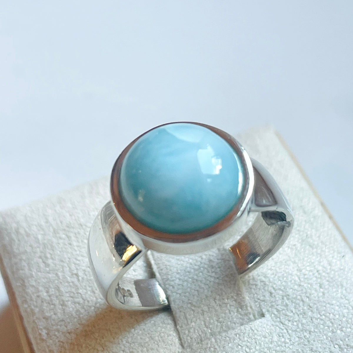 Larimar Medium Round Ring - US 7