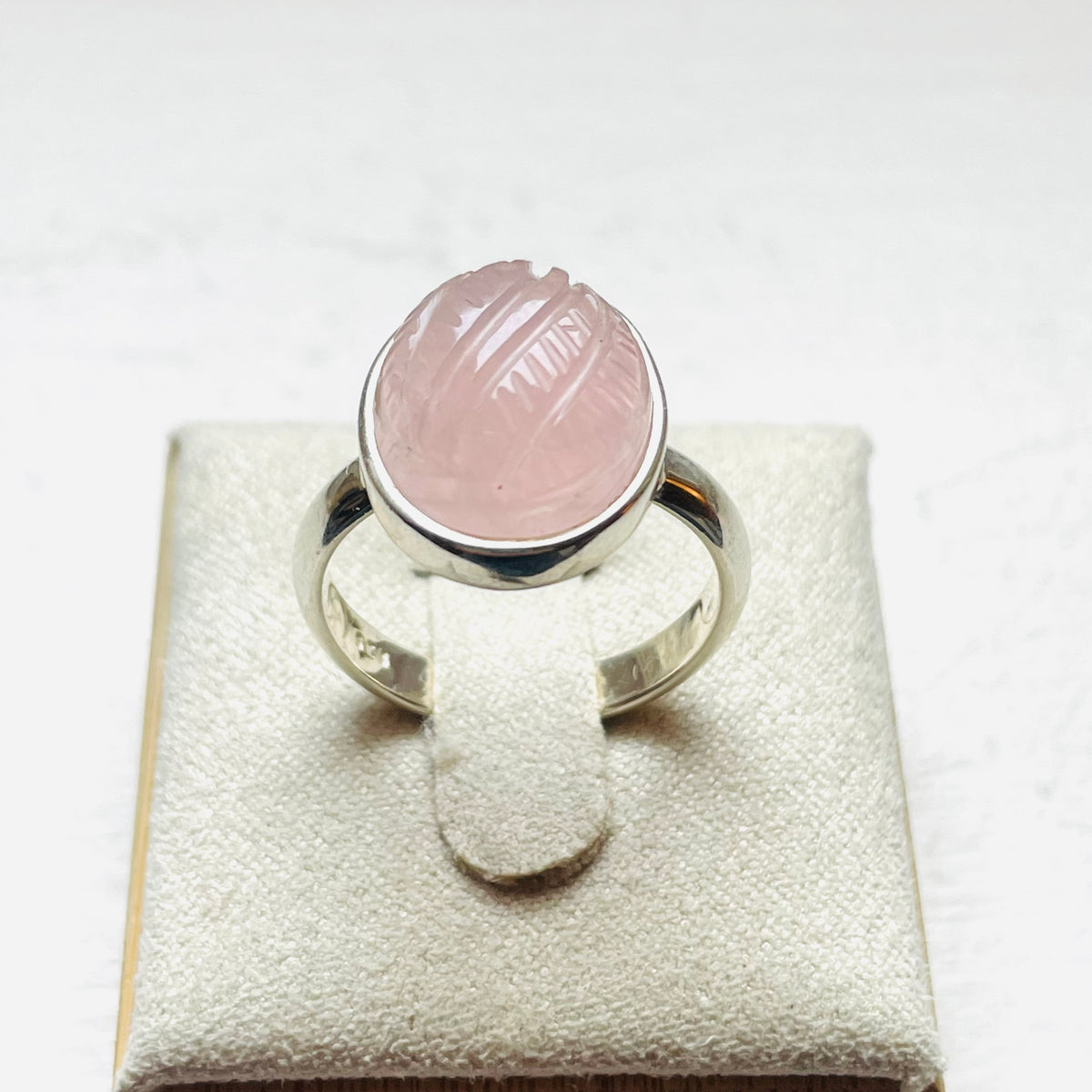 Rose Quartz Embossed Medium Oval Ring - US 7.5