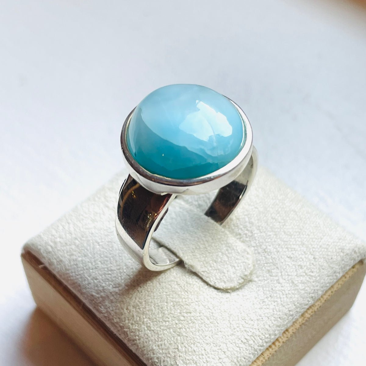 Larimar Medium Round Ring - US 9