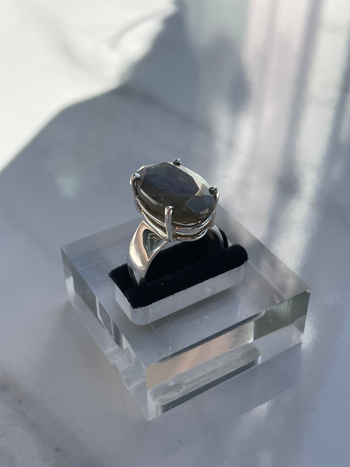 Labradorite Medium Oval Four-Prong-Set Ring - US 8