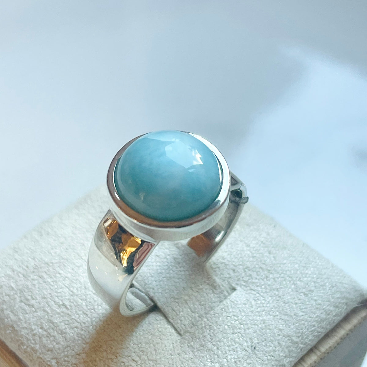 Larimar Medium Round Ring - US 7