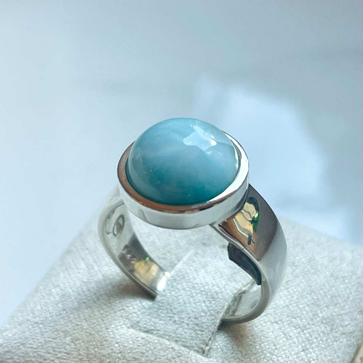 Larimar Medium Round Ring - US 7