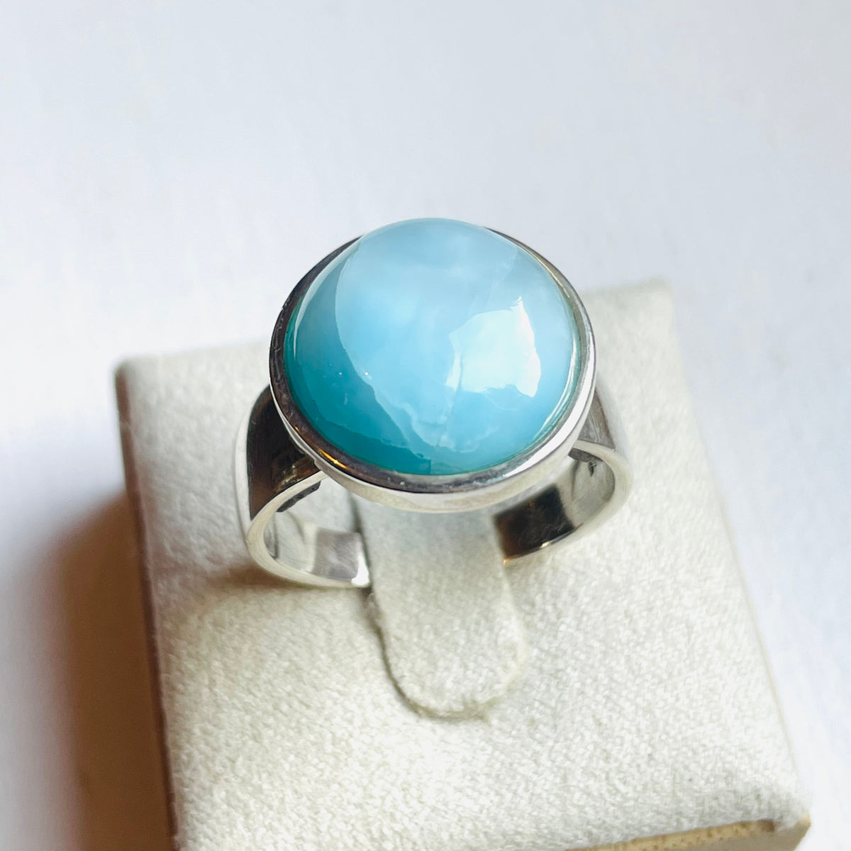 Larimar Medium Round Ring - US 9
