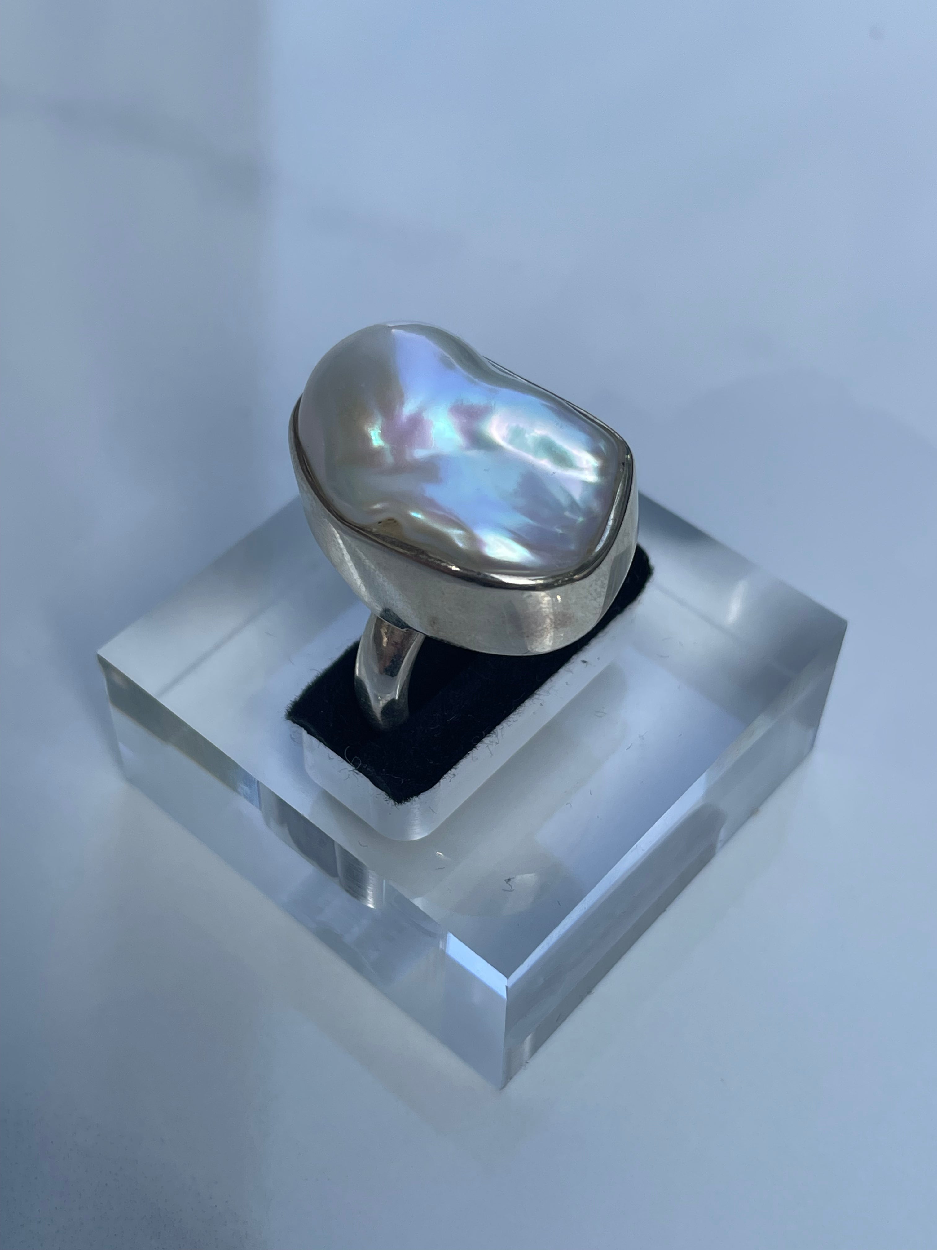 Mother of Pearl Ring - US 7