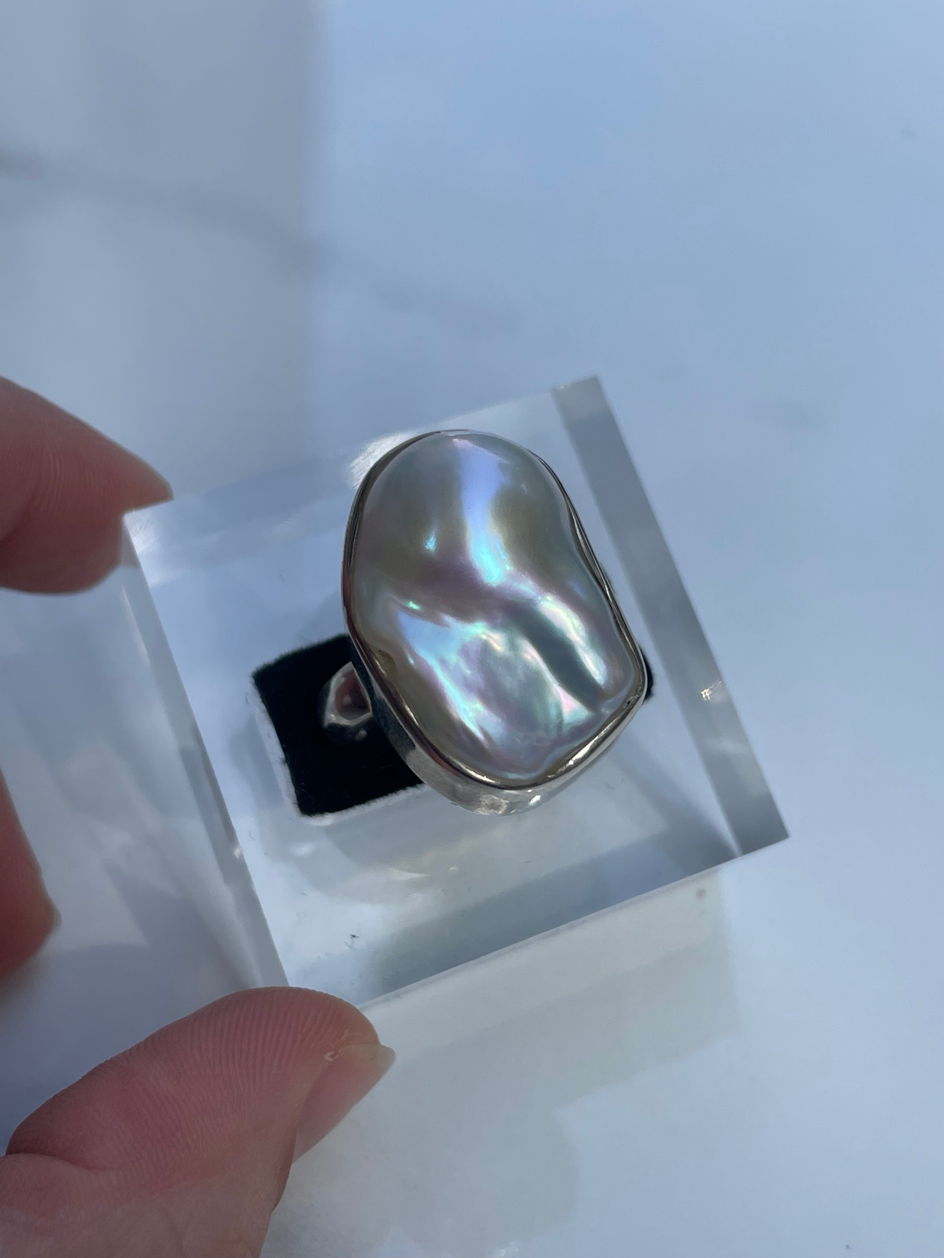 Mother of Pearl Ring - US 7